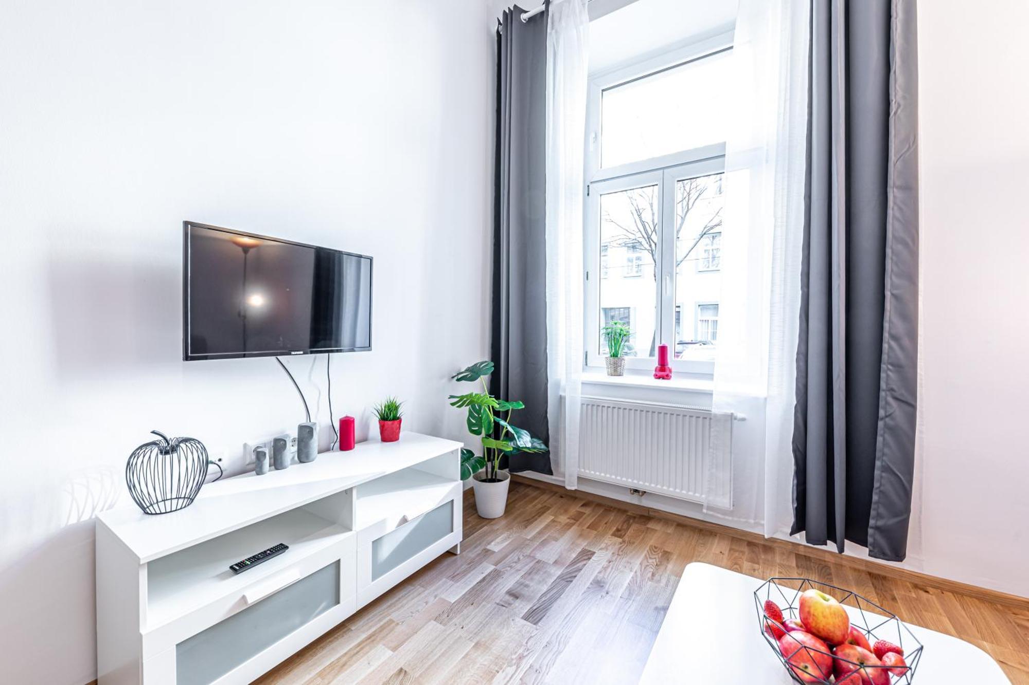 Modern By Jr Viena